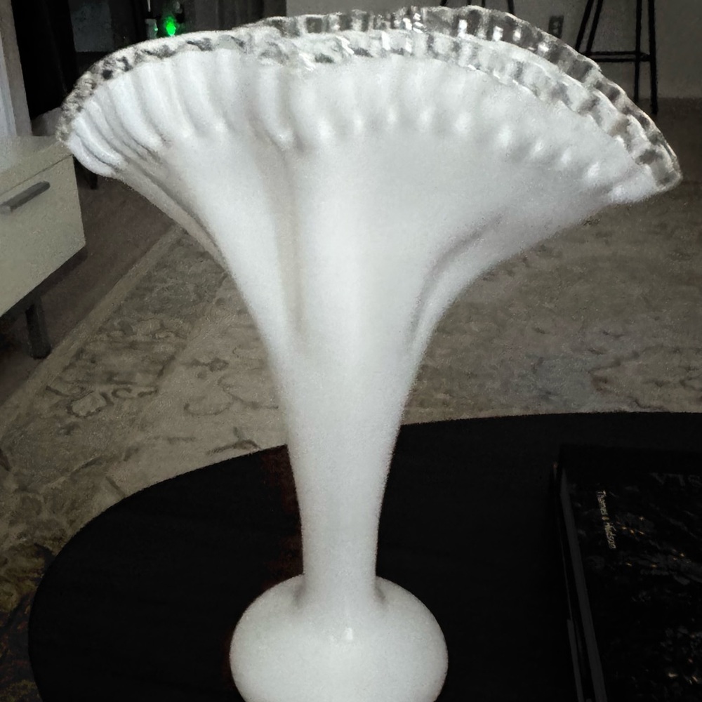 Vintage "Large" Fenton Silvercrest Petticoat Fan Vase 13" tall - Picture 6 of 13